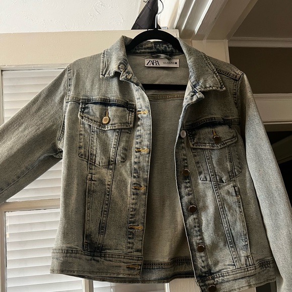 Zara waist-length jean jacket size XL fits like a medium - Picture 4 of 5